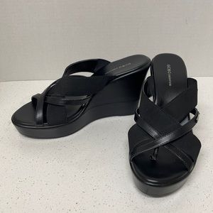 BCBG eneration black wedge